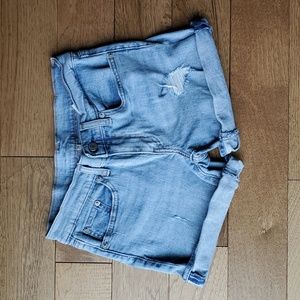 Levi shorts 26